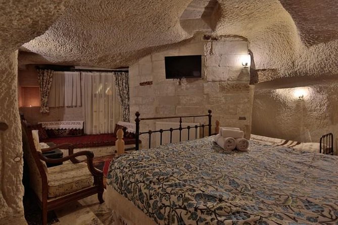 2 Days Cappadocia Tour From Istanbul - Hotel in Goreme plus meals: included lunches, dinner is up to you