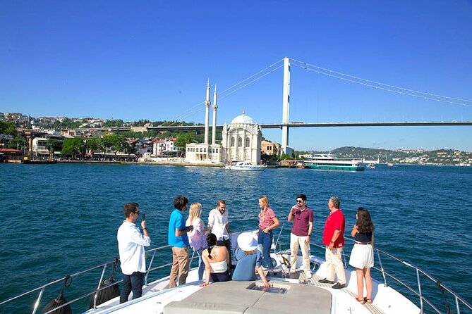 2-Hour Bosphorus Cruise in Istanbul with Guide - Why the 5:30 pm start is smart in Istanbul