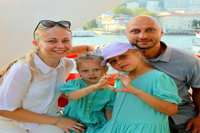 2 Hours Bosphorus Cruise Boat Tour in Istanbul - Audio guide reality: 11 languages, phone setup, and how to get solid narration