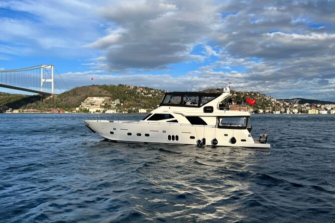 2 Hours Luxury Private Yacht Cruise on the Bosphorus - Anadolu Hisarı, Kucuksu Palace, Beylerbeyi Palace, and Kız Kulesi