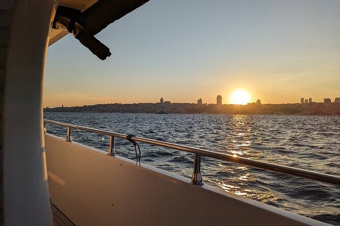 Afternoon Bosphorus Cruise Luxury Yacht with Professional Guide - Küçüksu, Beylerbeyi, and Kız Kulesi: the Bosphorus skyline goes romantic