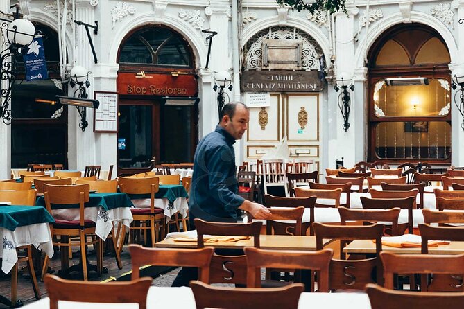 Art Deco Prosecco and Agatha Christie Private Istanbul Tour - How the 5-hour pace really feels on the ground