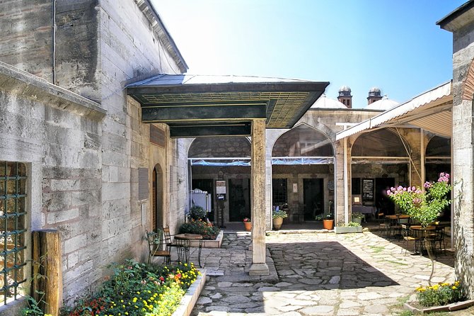 Blue Mosque Sultanahmet Old Town and Hippodrome Walking Tour - Pace, Group Size, and Why 1.5 Hours Works