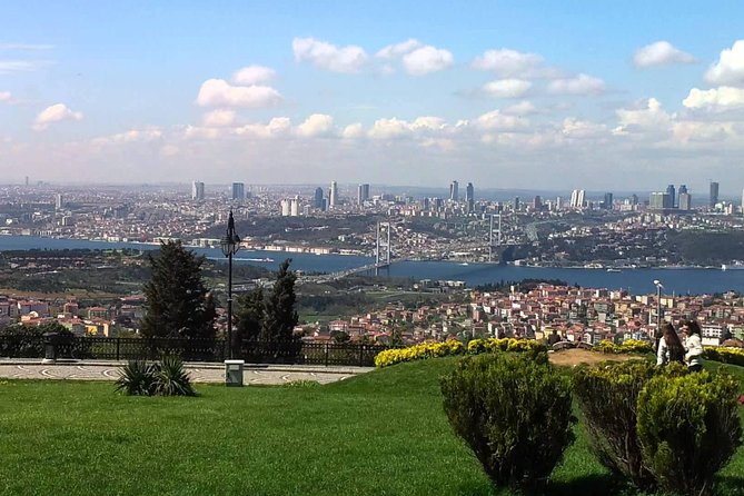 Bosphorus Cruise and Two Continents Tour with Lunch - Çamlıca Hill lunch: the included meal with the best payoff
