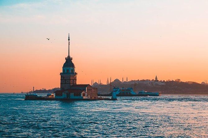 Bosphorus Cruise with unlimited alcohol - Cruising between Europe and Asia, plus the 15 Temmuz Sehitler Bridge moment