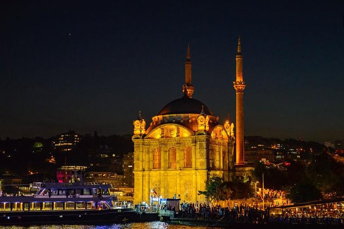 Bosphorus Dinner Cruise & Entertaintment & Private Table & Wi-Fi - The Best Fit: Couples, First-Time Istanbul Night Views, and People Who Like Action
