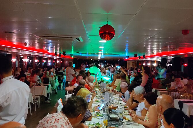 Bosphorus Dinner Cruise Tour with Private Table - Dinner on a Mega Yacht: What’s Included and What to Expect
