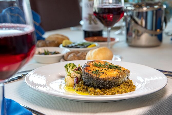 Bosphorus Dinner Cruise with Private Table - Sailing Between Europe and Asia: The View You’re Actually Paying For