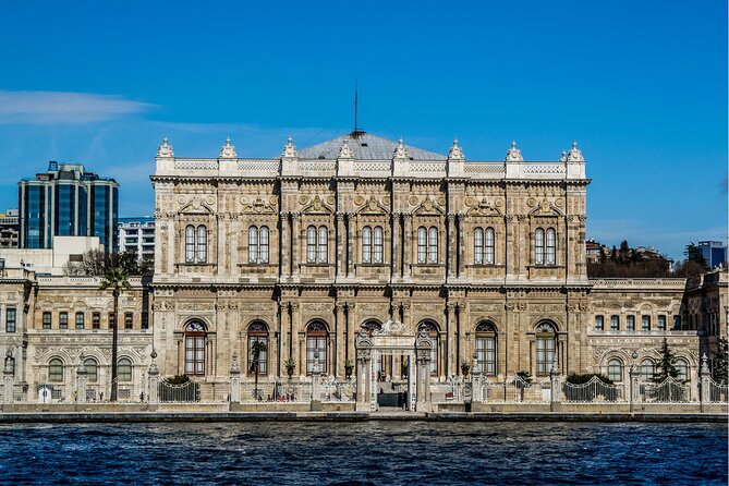 Bosphorus Evening Cruise: Dinner, Live Shows & Private Table - The show lineup: belly dance, Anatolian folk, and live Turkish music