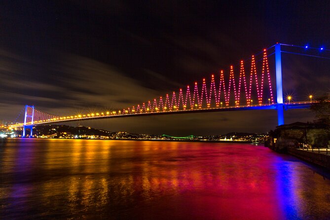 Bosphorus Night Cruise with Dinner, Show and Hotel Transfer - The Turkish night show: dance, henna, and the DJ energy