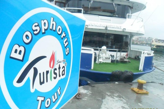 Bosphorus Sightseeing Boat Tour - Group size: small enough for comfort, large enough to feel busy