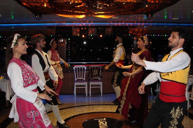 Bosphorus Sightseeing Cruise with Turkish Live Show and Dinner - Üsküdar and the Asian shore atmosphere