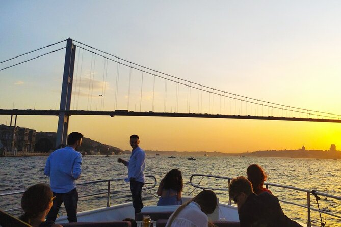 Bosphorus Sunset: An Enchanting Yacht Cruise in Istanbul - Fortresses that controlled the Bosphorus: Rumeli Hisarı and Anadolu Hisarı