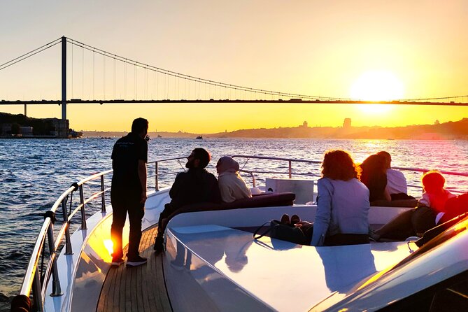 Bosphorus Sunset: An Enchanting Yacht Cruise in Istanbul - Setting sail: getting oriented fast in Istanbul