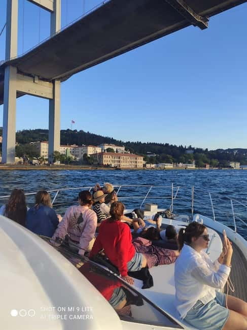 Bosphorus Sunset Yacht Cruise with Guide & Snacks - Why This Bosphorus Sunset Cruise Works So Well