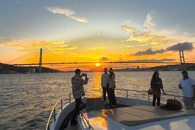 Bosphorus Sunset Yacht Cruise with Snacks and Live Guide - Who This Cruise Suits Best