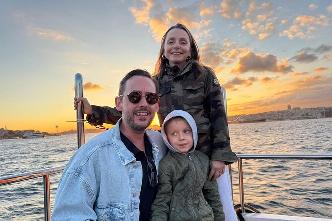 Budget Evening Cruise: Dinner, Live Shows & Party - Ortaköy Mosque, the Bosphorus setting, and the beauty of scale