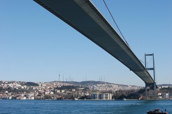 Bus and Boat Two Continents Tour in Istanbul - Why this bus-and-boat route works in Istanbul