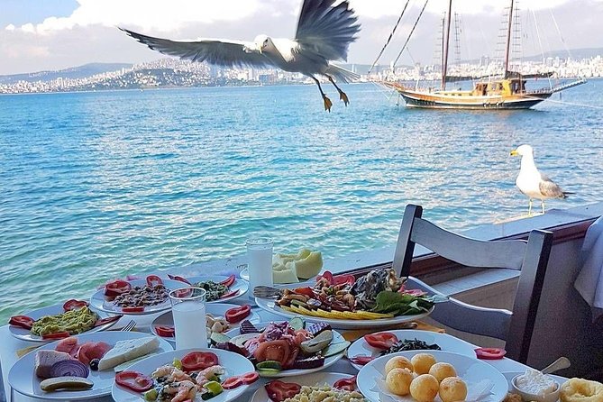 Buyukada Princes’ Island Guided Day Tour with lunch from Istanbul - Free time on Büyükada: simit, seabirds, mansions, and realistic beach hopes