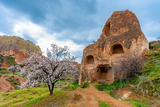 Cappadocia Gems: 3 Days Trip Package with Balloon Ride Option - Day 3: airport transfer to Istanbul and how to handle your last morning
