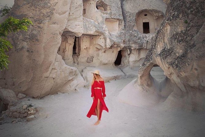 Cappadocia Tour from Istanbul 2 Days 1 Night by Plane included Balloon Ride - What to expect from the guide and group size
