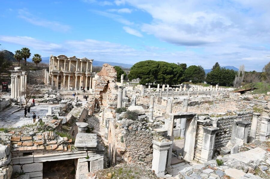 Daily Ephesus&Pamukkale Tour from Istanbul by Return Flight - Pamukkale White Terraces: The View You See in Photos, Up Close