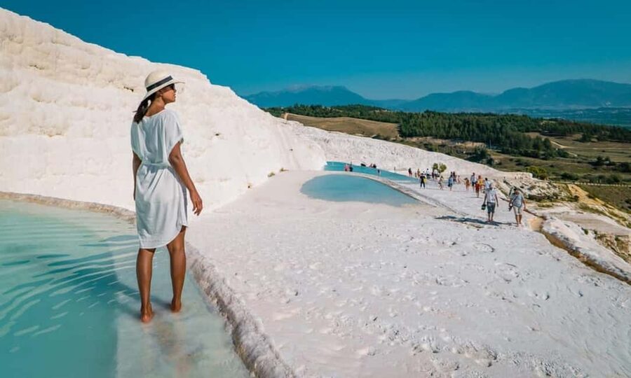 Daily Pamukkale tour from Istanbul (by plane) - English and Spanish guide support on a structured route