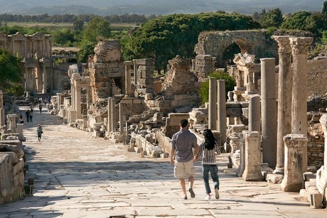 Daily Small Group Ephesus Tour From Istanbul by Flight - Isa Bey Mosque: A Short Visit, Strong Architectural Payoff