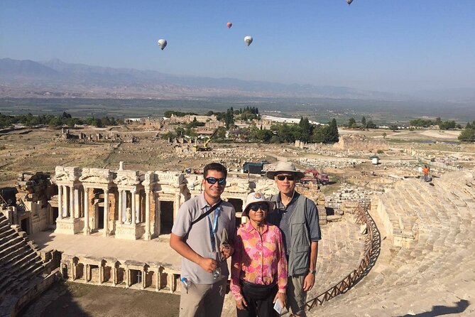Day Tour to Pamukkale from/to Istanbul - Lunch at a local restaurant: fuel for a very long day