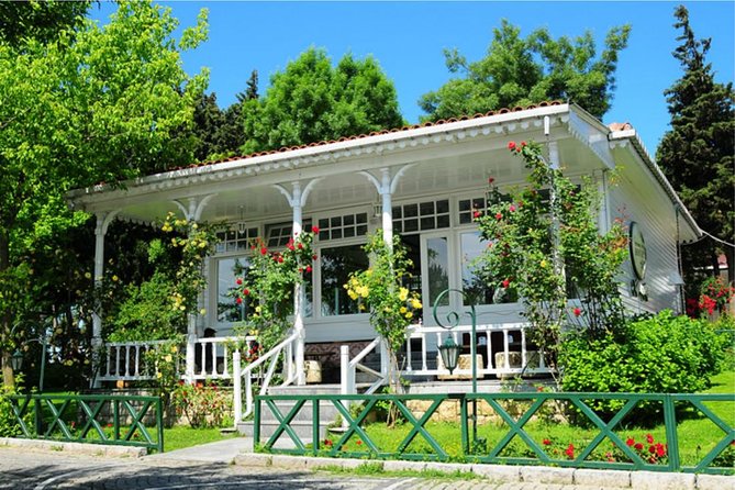 Dolmabace Palace, Bosphorus Boat Tour , Eyüp Sultan Mosque Tour - Lunch Included: A Small Detail That Makes the Schedule Work