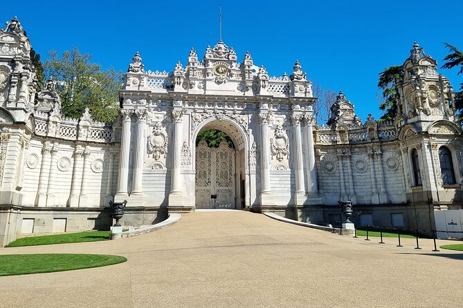 Dolmabahçe Palace and Sunset Tour on Luxury Yacht - Dolmabahçe Palace With a Guide, Not Just a Ticket