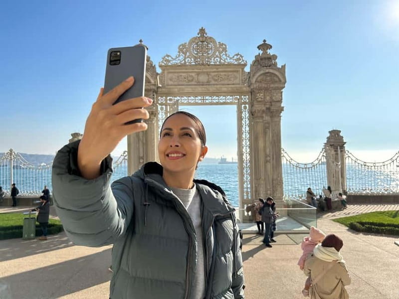 Dolmabahce Palace & Harem Fast-Track Entry with Audio Guide - Using the multilingual audio guide device the right way