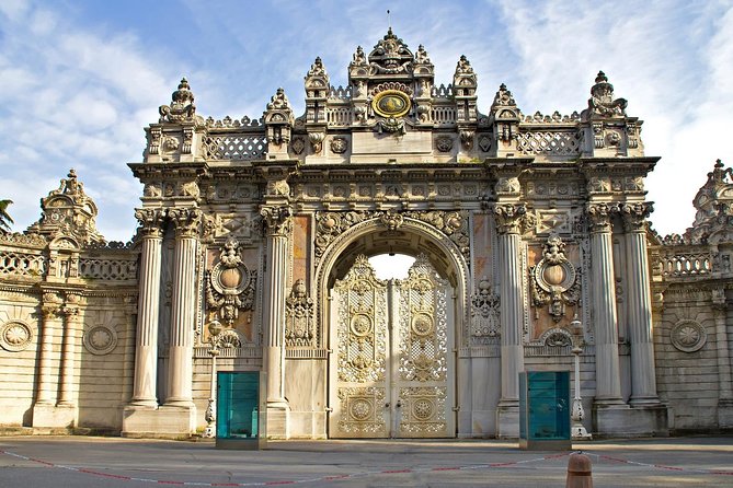 Dolmabahce Palace & Uskudar(Asian Side) Afternoon Tour - Çamlıca Hill, then the Bosphorus crossing that frames the day