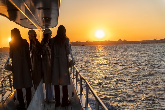 Escape the Crowds: Relaxing Sunset Cruise for 35 Guests or Less - Dolmabahçe Palace: Istanbul’s grand waterfront face