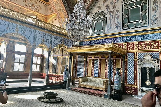 Escorted 10 Days Tour of Istanbul, Cappadocia, Ephesus and Pamukkale - Day 2: Blue Mosque, Topkapi, Hagia Sophia, and the Grand Bazaar in One Old City Day