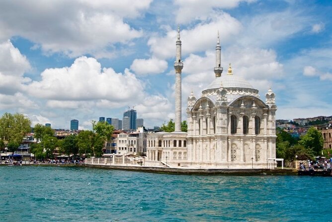 Exclusive Luxury Yacht Bosphorus Sightseeing Cruise in Istanbul - Bridges on the Bosphorus: 1973 Suspension Span to Fatih Sultan Mehmet Bridge