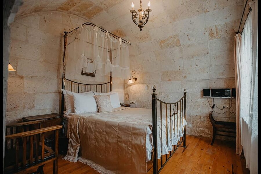 From Istanbul: 2-Day Cappadocia Trip w/ Flight and Transfers - Özkonak Underground City and the onyx workshop moment