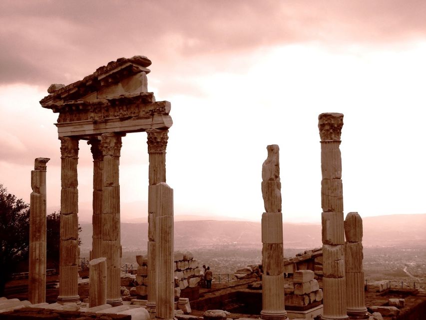 From Istanbul: 2-Day Ephesus & Pamukkale Tour by Bus - Lunch and timing: how Day 1 avoids the worst kind of tour fatigue