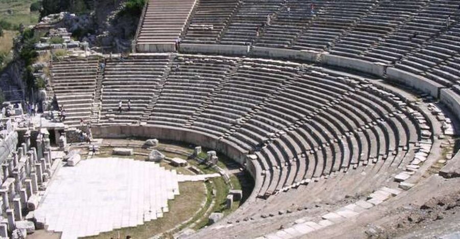 From Istanbul: 2-Day Ephesus & Pamukkale Tour by Bus - Day 1: Selcuk, Ephesus, Artemis Temple, Virgin Mary’s house, and Isa Bey Mosque