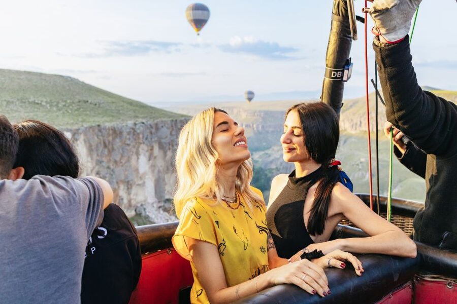 From Istanbul: 3-Day Cappadocia Tour with Balloon Ride - Day 1: Göreme Panorama, Cave Churches At Göreme Open Air Museum, And Devrent Valley