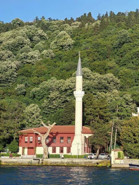 From Istanbul: Guided Europe and Asia Tour by Bus and Boat - Guide Style, Included Meals, and Price Value