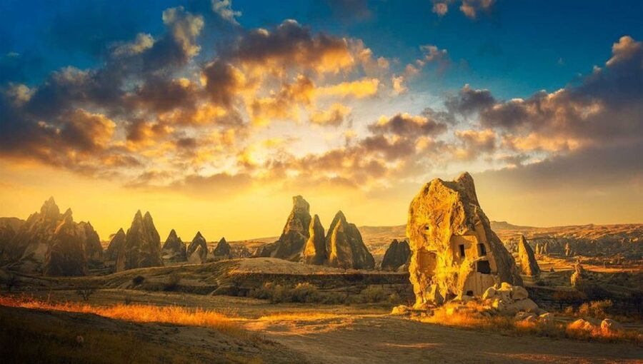 From Istanbul: Private Cappadocia Day-Tour Including Flight - Pasabaglari Monks Valley and Pigeon Valley, two fairy-chimney styles