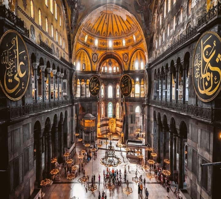 Full Day Hagia Sophia-Hippodrome-Iron Church-Balat&Boat Tour - Free time for exploration and shopping in Balat