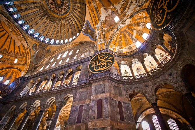 Full-Day Small-Group Guided Tour to Famous Mosques in Istanbul - Hippodrome of Constantinople: The Arena Beneath the Quiet