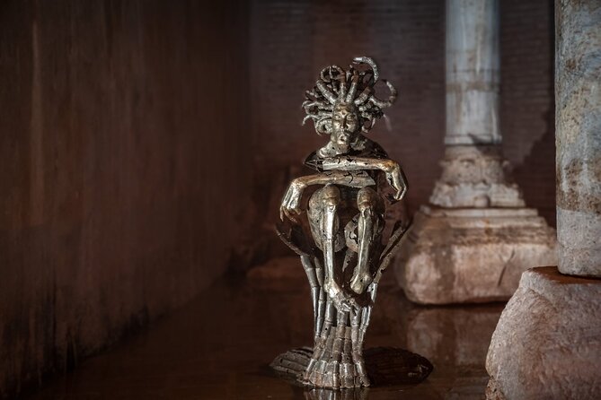 Ghost City istanbul Walking Tour - Stop 1, Serpent Column: Three-Headed Bronze and Fast Myth Making