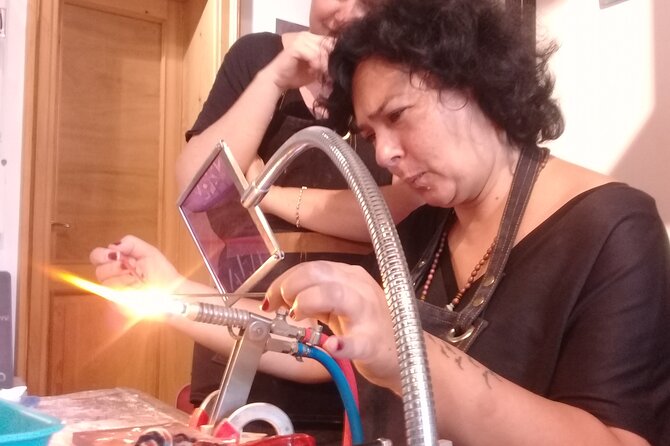 Glass Melting and Shaping with Flame with the Senior Glass Master - Torch Time: Making Your Piece With Real Support