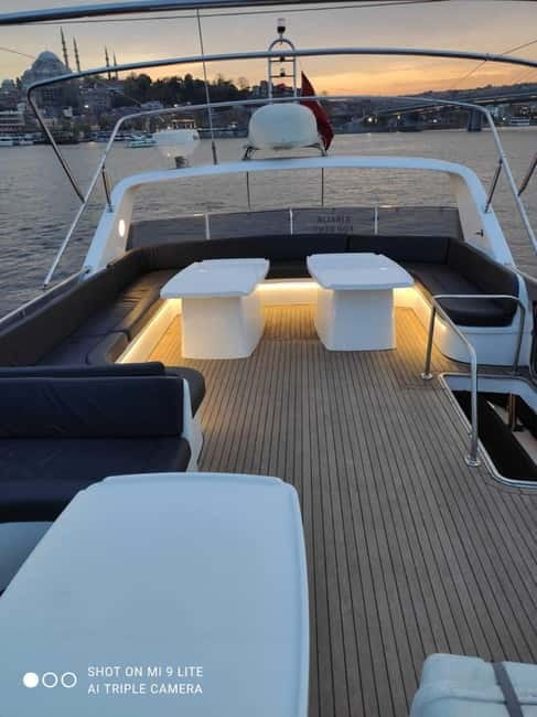 Golden Horn and Bosphorus Sunset Tour Stop at Anatolian Side - The landmark pass-by moments, and how to time your photos