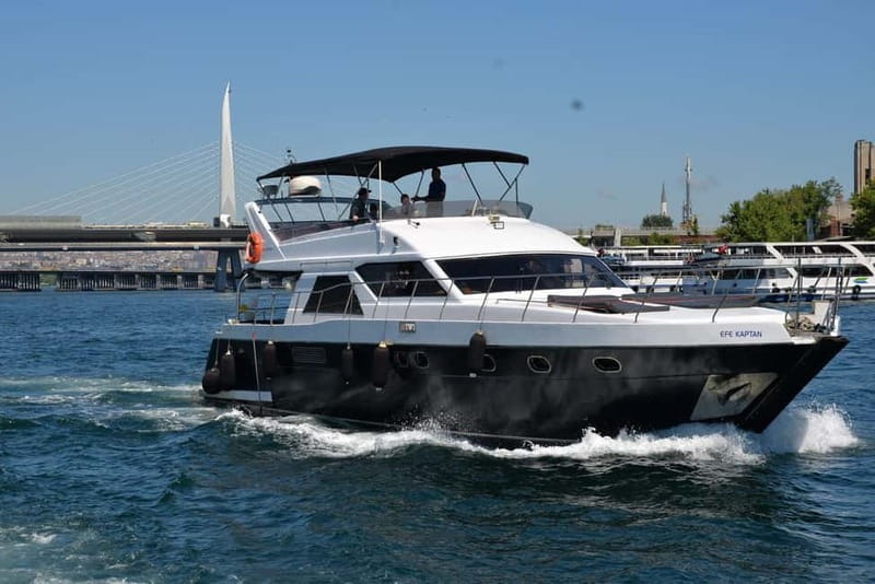 Golden Horn and Bosphorus Sunset Tour Stop at Anatolian Side - Boat comfort and crew service: what reviews highlight