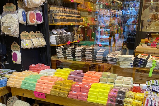 Grand Bazaar Through the Alleys - Buyuk Yeni Han: The Largest Han, Seen Like a Local Walk-Through