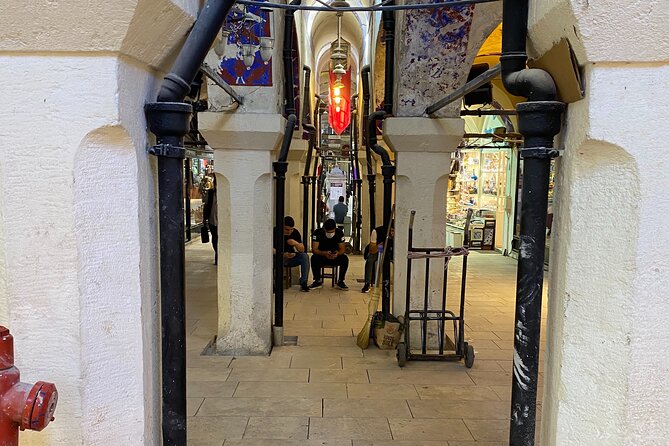 Grand Bazaar Through the Alleys - Cevahir Bedesteni Old Bazaar: A Strong Contrast Inside the Market Place